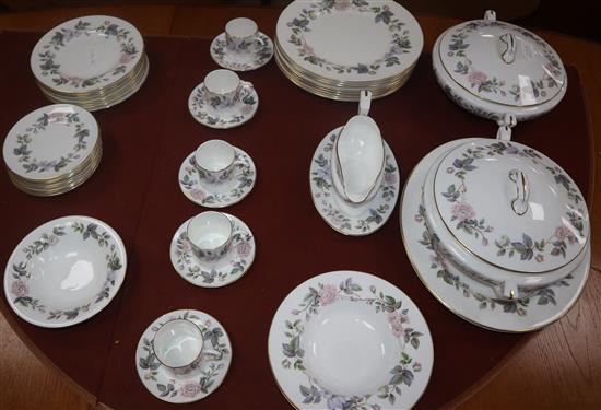 A Worcester dinner service